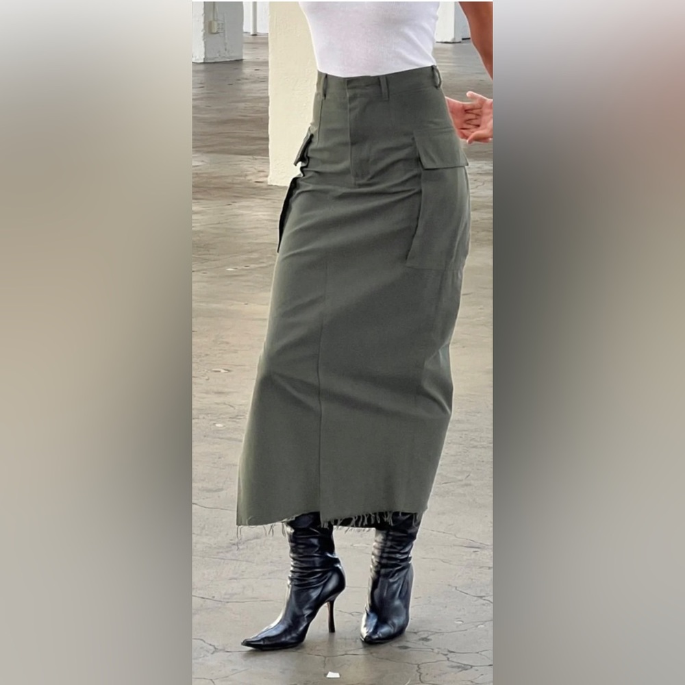 Local European CARGO SKIRT - OLIVE size L